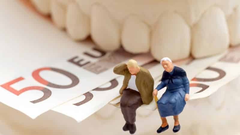 Tannprotetikk for pensjonister: sette inn tennene fri
