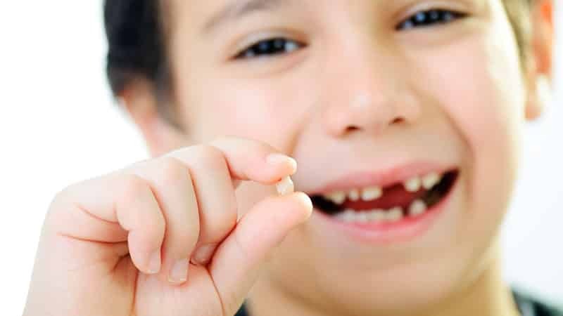 I hvilken alder er ved at ændre baby tænder af børn til permanent