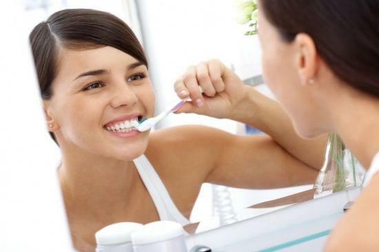 Um zu verhindern, müssen die Entwicklung von Gingivitis Aufmerksamkeit auf die Mundhygiene zahlen