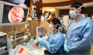 La eliminación de los espolones del talón quirúrgica, el tratamiento quirúrgico: el costo de operación, opiniones, contraindicaciones