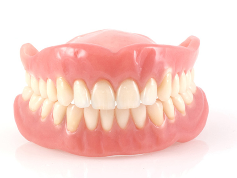 Silikoni hammasproteesit: hyvät ja huonot puolet rakentamisen hinta, valokuvia, ominaisuudet hoidon ja asennus tekojäsenet