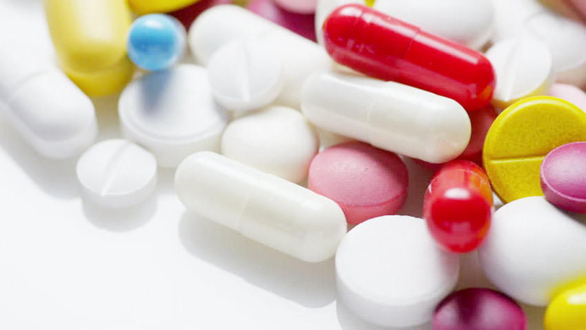 Ett brett utbud av läkemedel i tabletter för behandling av nagelsvamp