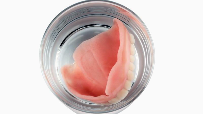 Zobu plate protēze: fotogrāfijas un atsauksmes par noņemamo daļējas struktūras