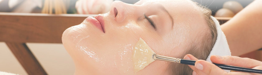 Welches Gesicht Peeling von Akne ist besser und effektiver und wie hilft es, sie loszuwerden?