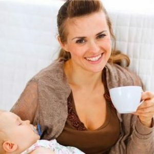 Geriamojo režimą žindymo laikotarpiu: Kiek ir kokios skysčio reikia gerti mama