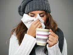 El comienzo del clima frío está asociada con los resfriados
