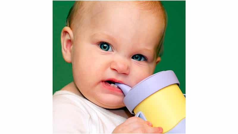 När barnen börjar skära tänder, hur många månader
