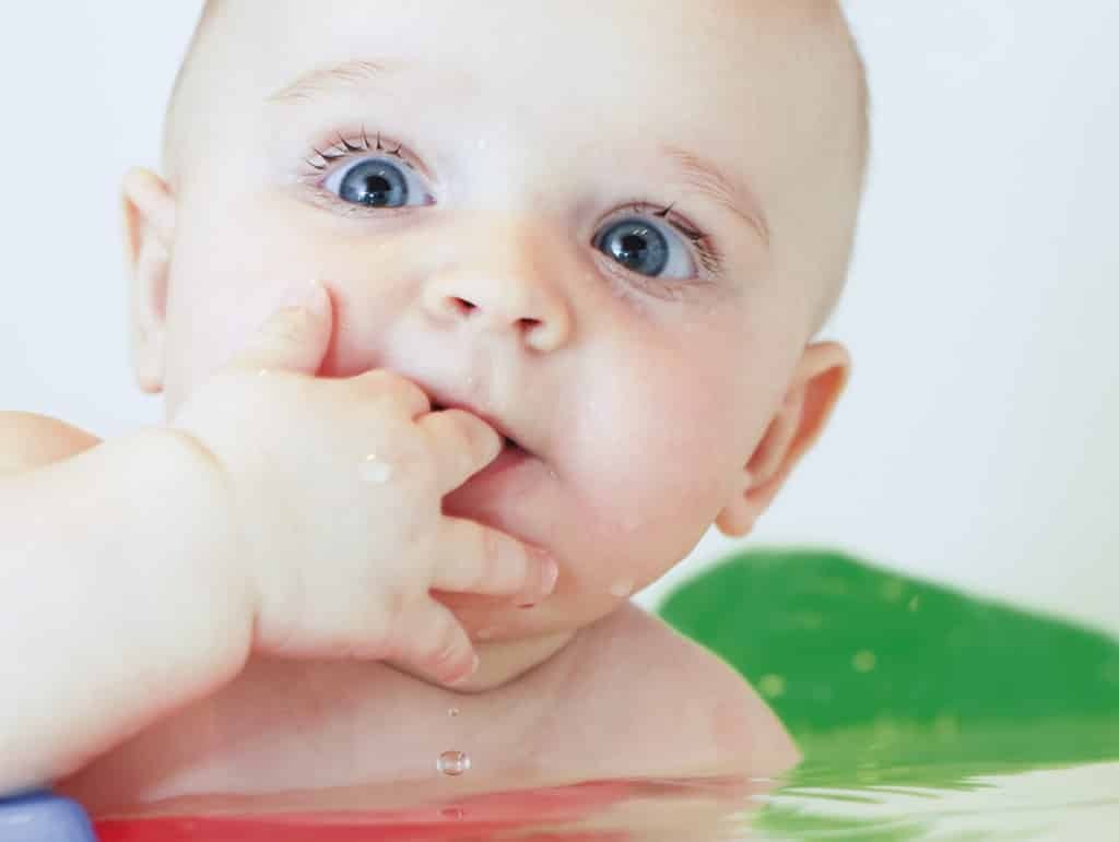 Begyndervanskeligheder hvordan man kan hjælpe dit barn tandfrembrud