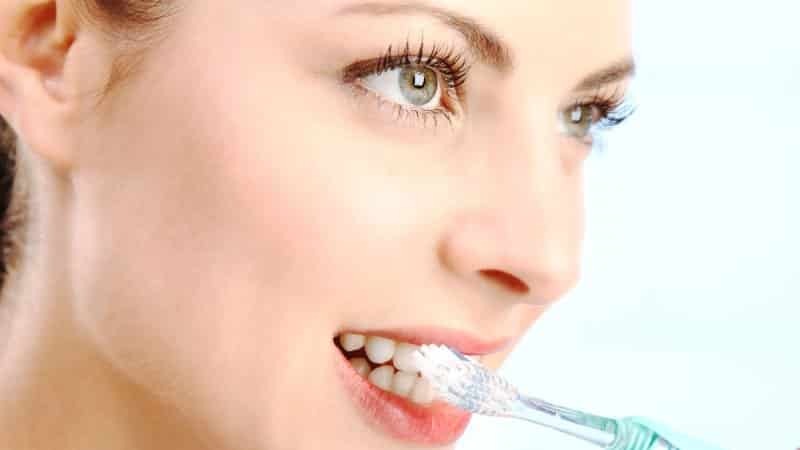 kovová chuť v ústach: dôvody pre to, čo je