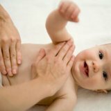 Hérnia umbilical em uma criança