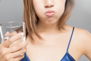 Prévenir la mauvaise haleine: des méthodes efficaces