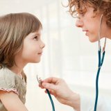 Treatment of pneumonia in a child
