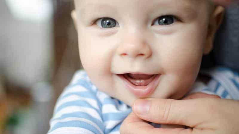 Ząbkowanie dziecka w wieku 4 miesięcy