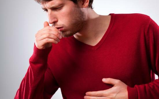 hosta med symtom på allergi