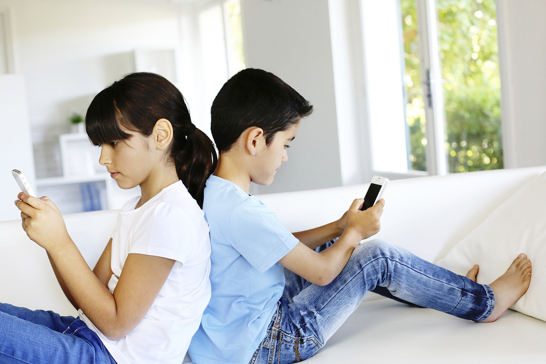 telepon bahaya mobile untuk anak-anak: sel betapa berbahaya?