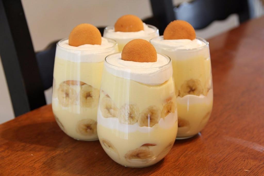 Curd banana mousse