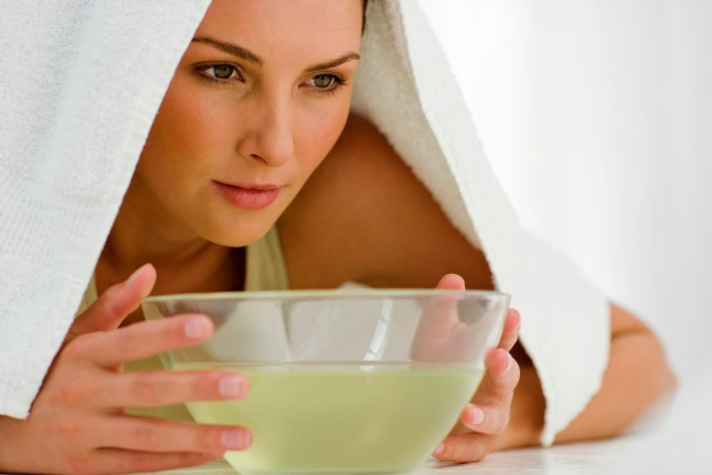 How to make steam baths and baths from acne and black spots