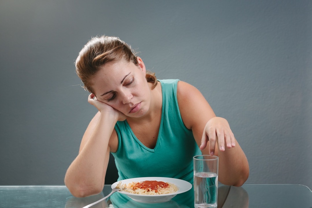Lack of appetite: causes in an adult and a child, therapy