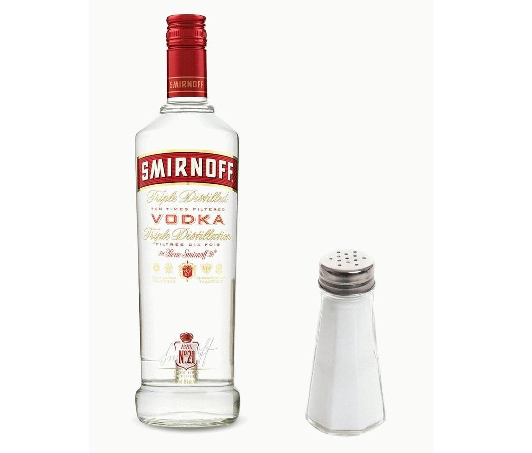 Vodka with salt: what helps?