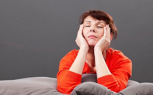 Menopause bei Frauen: Was ist das und wie man den Beginn des Prozesses zu erkennen,