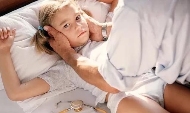 Sintomas da meningite de uma criança