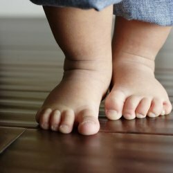 Plantar warts in children: the causes of appearance, their characteristics and treatment