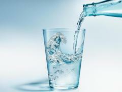 air mineral selalu dianggap produk penyembuhan