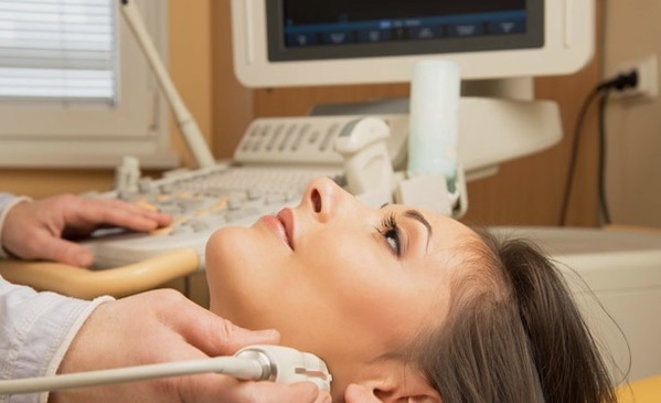 Ultrasonic methods for diagnosing the vessels of the head and neck