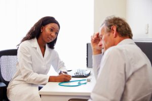 Odeur d'ammoniac de la bouche: causes, élimination rapide