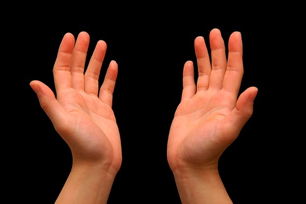 Drżenie rąk - życie przez drżące palce