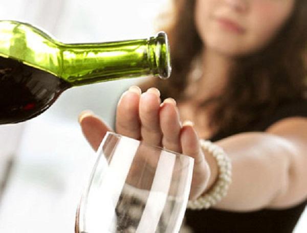 Para evitar problemas de saúde, o consumo de álcool deve ser mínimo.