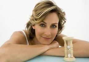 Hoe de conditie met kunstmatige menopauze te verlichten