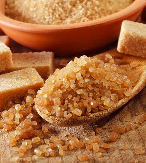 Prednosti in škoduje trsnega sladkorja: morate vedeti?