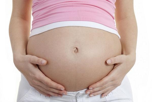 Em uma gravidez normal, o útero cresce rapidamente e causa alongamento dos ligamentos.