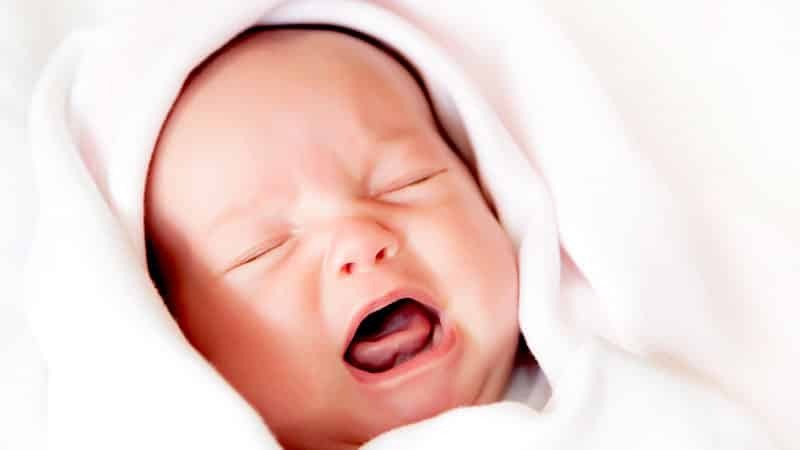 Sammas vastasyntyneen suuhun: hoito, syyt, valokuva