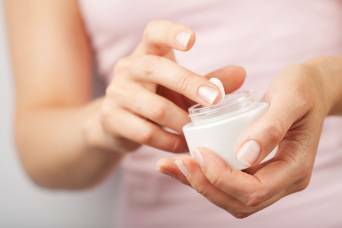 Rules of application of ointments for contact dermatitis: