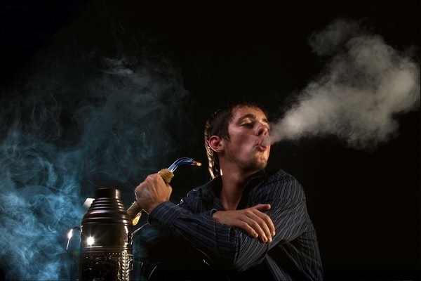 Kouření vodní dýmka: způsob relaxace nebo katastrofální zvyk?