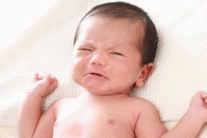Flatulência em um bebê