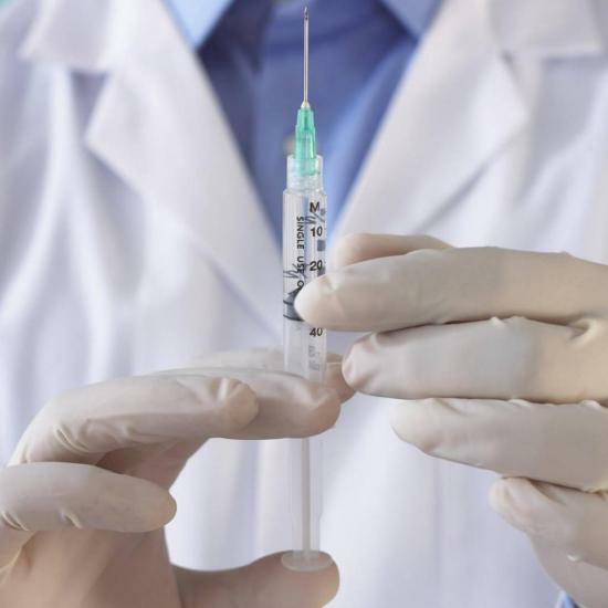 Vaksiner administreres etter bestått medisinsk undersøkelse