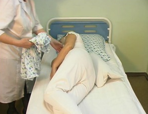 How to treat pressure ulcers in a bedridden patient