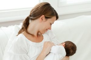 Mère allaitant