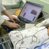 Kako ugotoviti težave s sluhom pri novorojenčku
