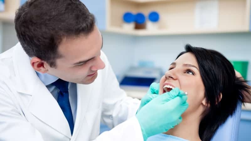 Leukoplaki av munnen og tungen: Bilde, symptomer og behandling