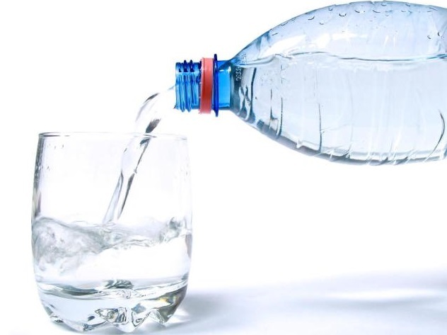 água mineral com gastrite