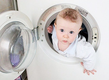 Hur man väljer ett säkert tvättmedel för barn