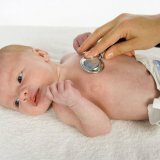 Pneumonie novorozenců: symptomy, léčba