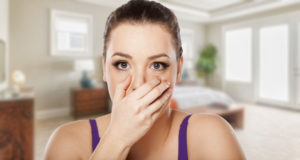 Odeur fécale de la bouche: causes et traitement rapide