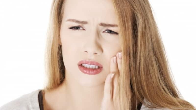 Pus im Zahnfleisch: Was die Behandlung zu Hause zu tun