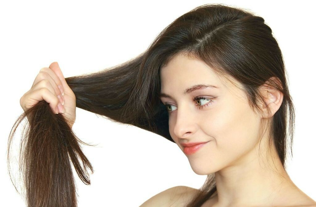 Saisonale Haarausfall bei Frauen: Ursachen und Behandlung