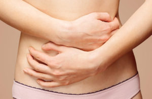 Auto-masaje del abdomen